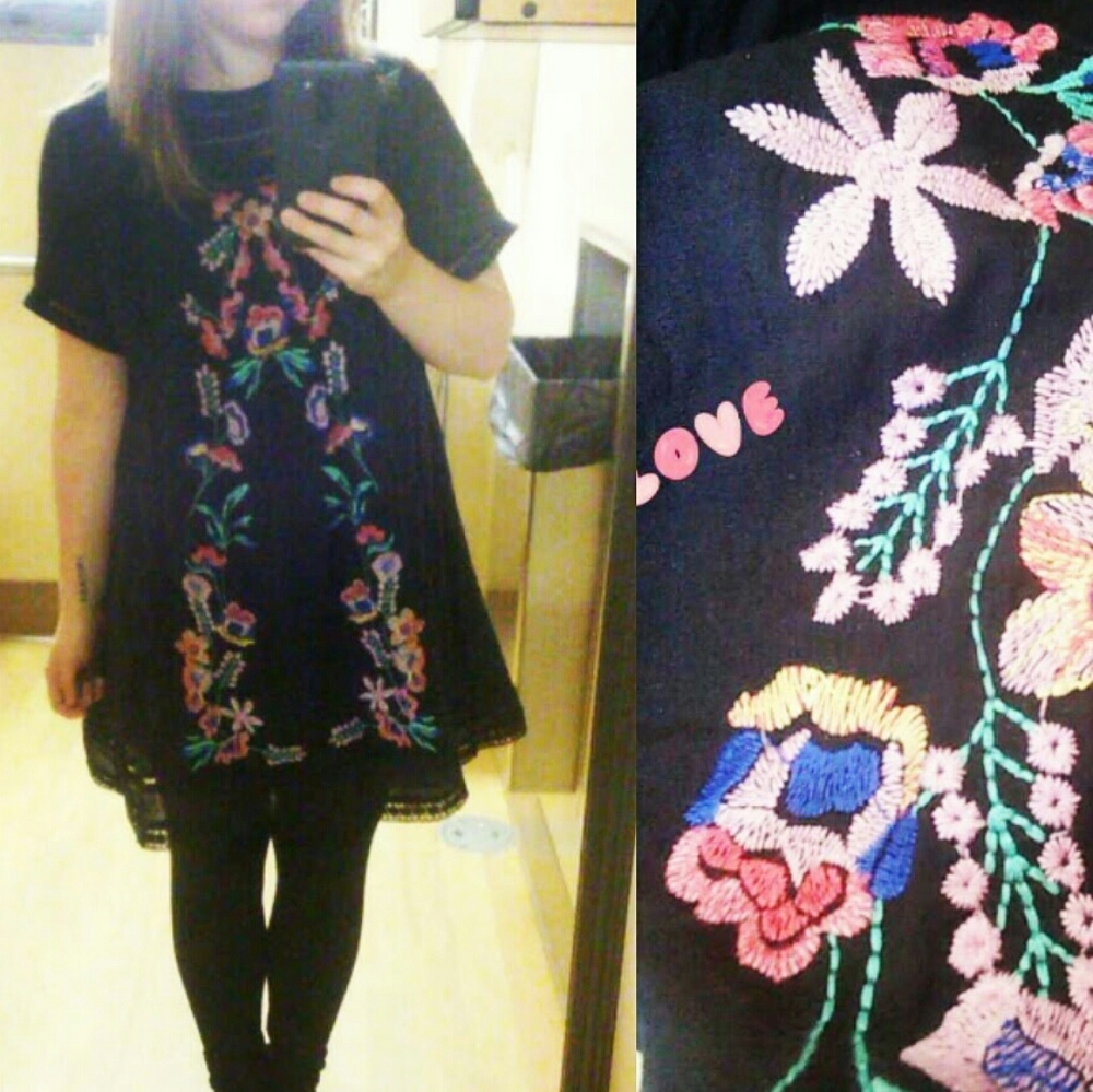 Floral Embroidered Tunic - Picture 3 of 6